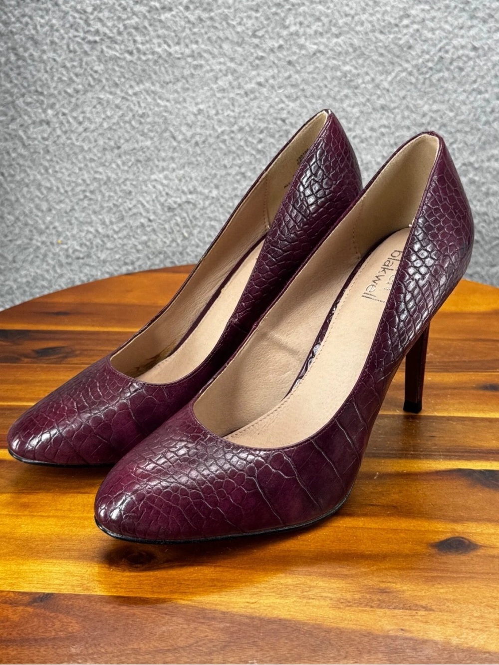 Lauren Maxwell Women's Plum Croc-Embossed Pointed-Toe Heels - Picture 2 of 11
